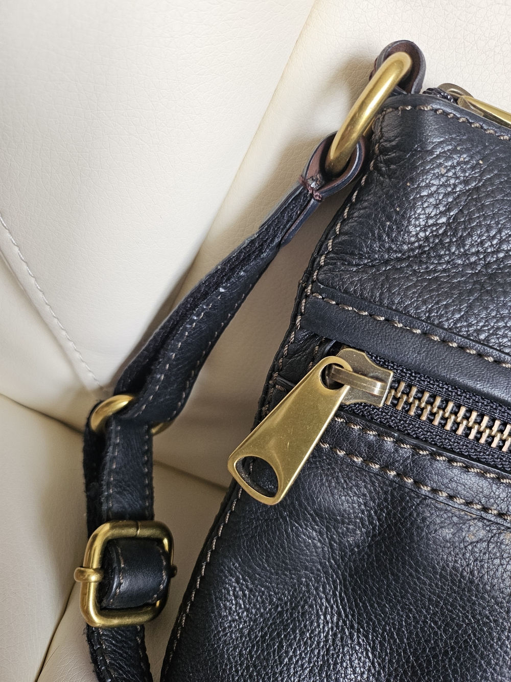 Fossil Black Leather Crossbody Bag - Picture 7 of 10